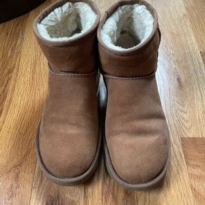 UGG Women’s Classic II Mini